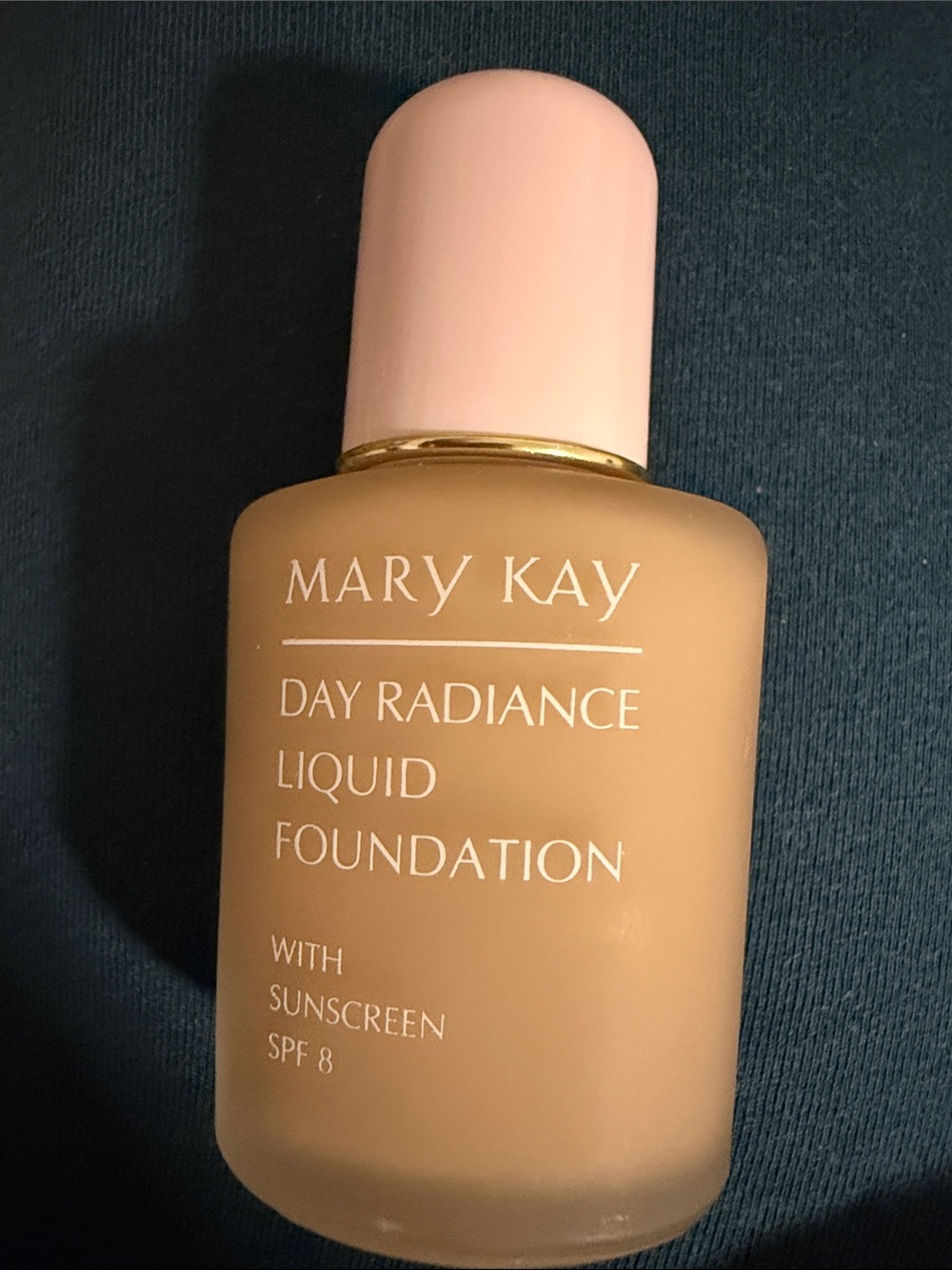 Mary Kay Day Radiance Liquid Foundation - Picture 5 of 6
